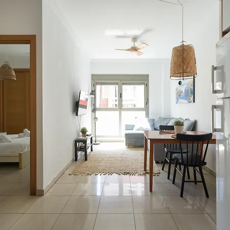 Stylish Urban Retreat Near The Coast * Las Palmas de Gran Canaria